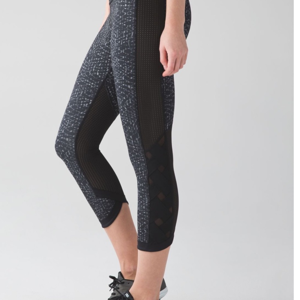 Lululemon Var-City Crop